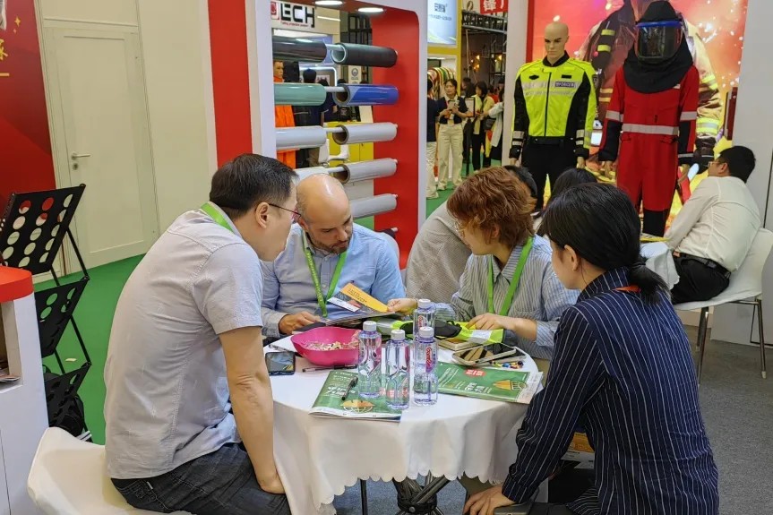 亚洲bwin光学上海劳保展2